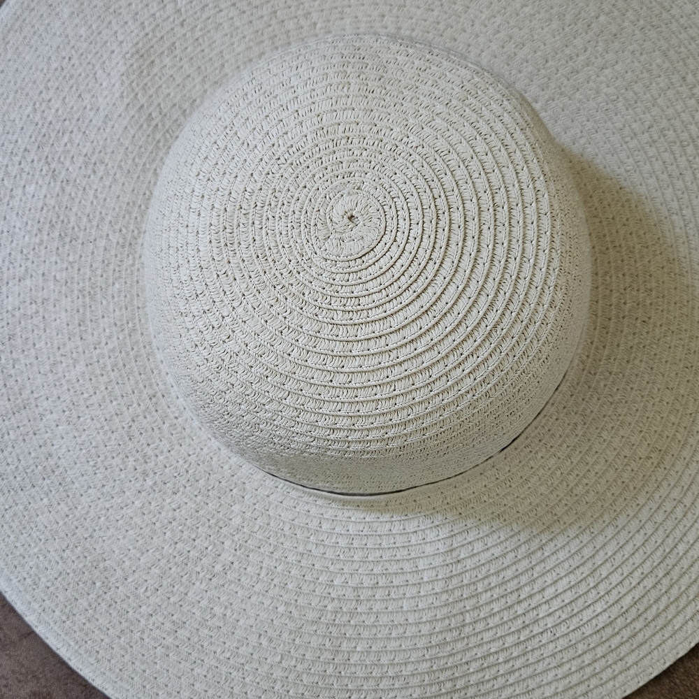 Chic Cream Sun Hat